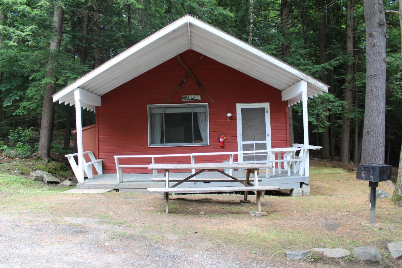 Trekker, Treehouses Cabins And Lodge Rooms Lake George Exterior foto